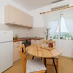 Marijana Apartman *
