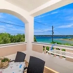 Marijana Apartman *